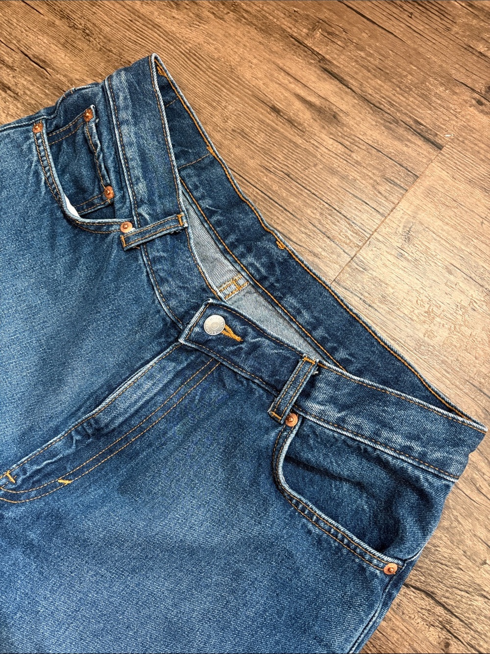 Weekday High-Rise Loose Jeans in Blue Denim - Picture 5 of 12